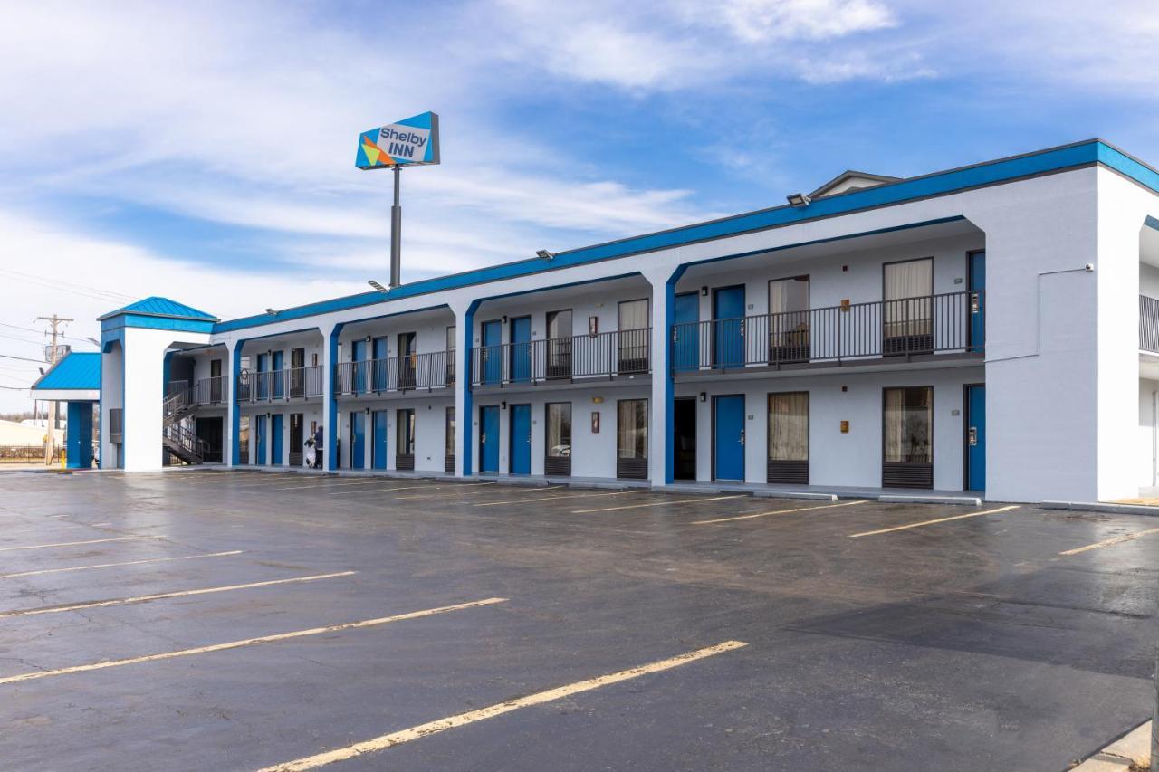 Shelby Hotel *